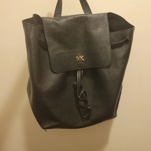 MICHAEL KORS JUNIE MEDIUM FLAP BACKPACK BLACK Pebbled Leather - Picture 2 of 10